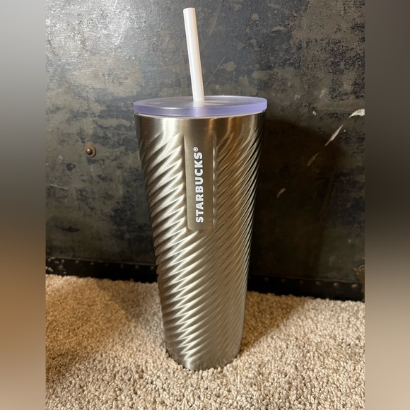 Starbucks Accessories - Starbucks 2022 Holiday Metallic Silver ‘Textured’ Spiral SS Venti Tumbler